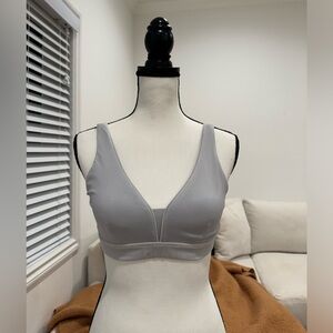ALO SMALL LIGHT GREY SPORTS BRA